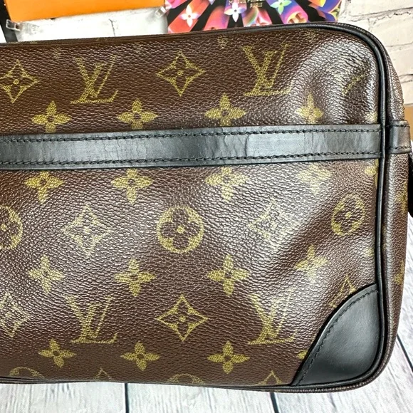 Louis Vuitton Trousse 28 cosmetic clutch crossbody bag with strap and charm - Picture 5 of 16